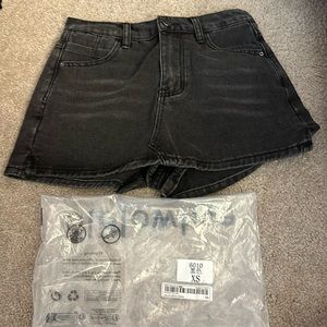 Xsmall shorts with skirt in front